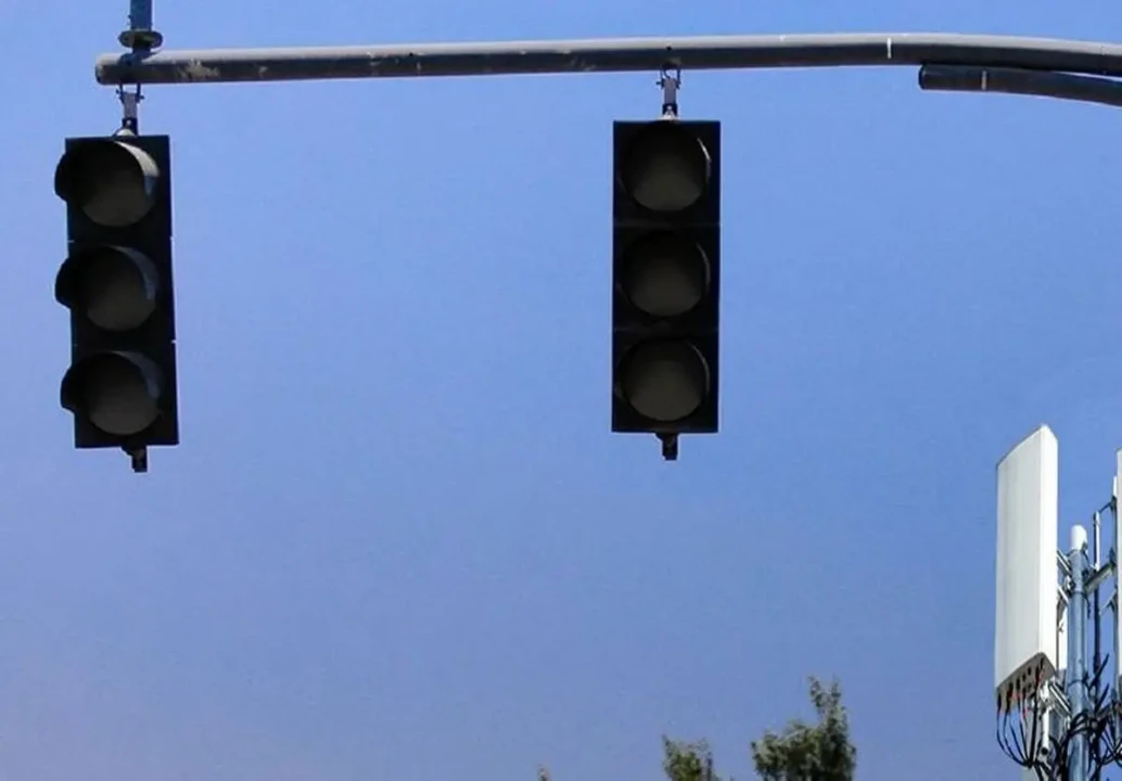 باتری شهر خالیست؛ وقتی چراغهای راهنمایی و سایتهای BTS هر دو در خطرند باتری شهر خالیست؛ وقتی چراغهای راهنمایی و سایتهای BTS هر دو در خطرند