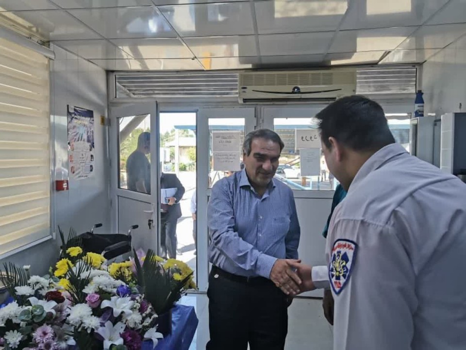 تقدیر از کادر درمان پتروشیمی کارون به مناسبت روز پرستار تقدیر از کادر درمان پتروشیمی کارون به مناسبت روز پرستار